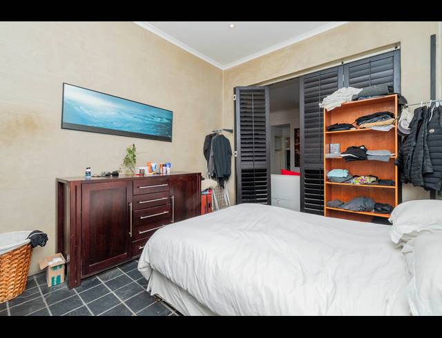 2 BEDROOM APARTMENT FOR SALE IN SEA POINT